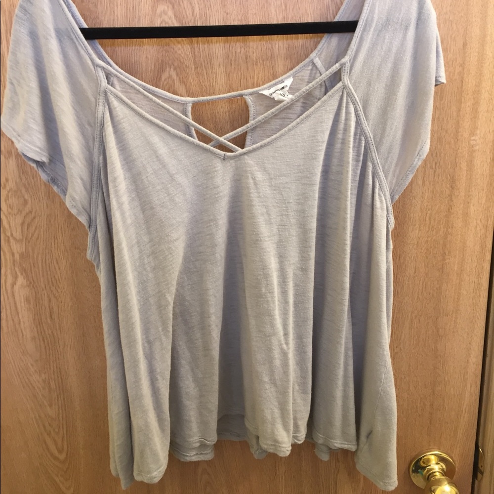gray shirt